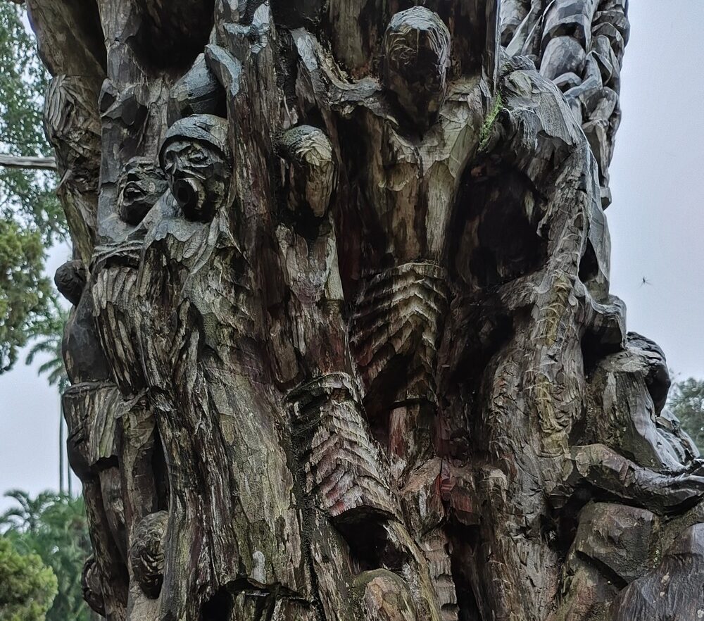The carved tree